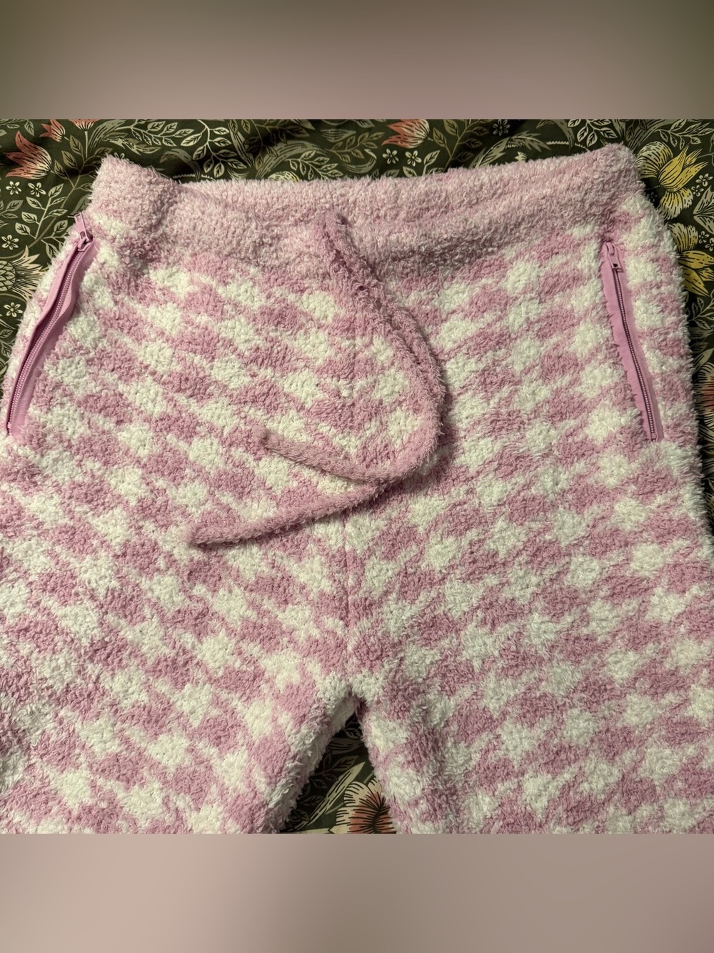 Skims Cozy Knit Pullover Sweatshirt and jogger set In Petal Houndstooth plush - Picture 8 of 12